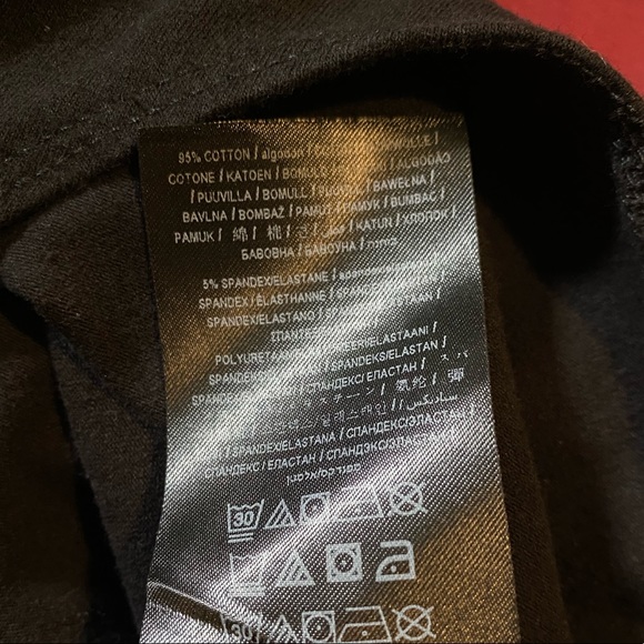 GUESS SNAP CLOSURE BODYSUIT - Picture 14 of 14